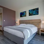 Hotel Carre Noir 4*