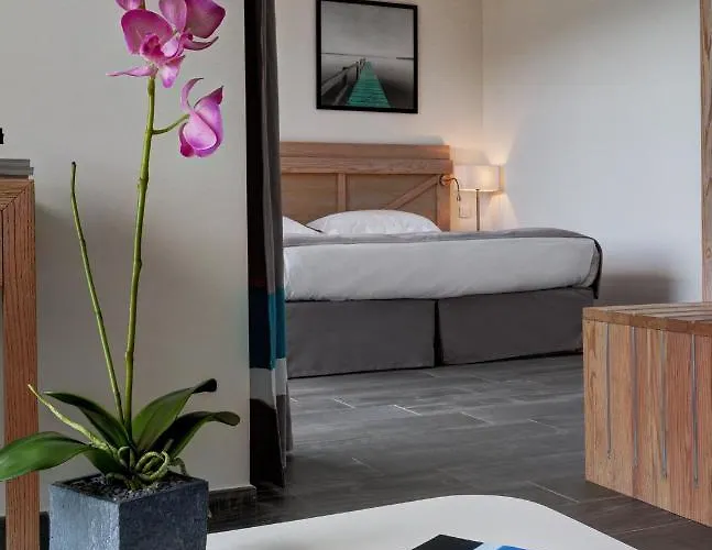 Carre Noir Hotell 4*