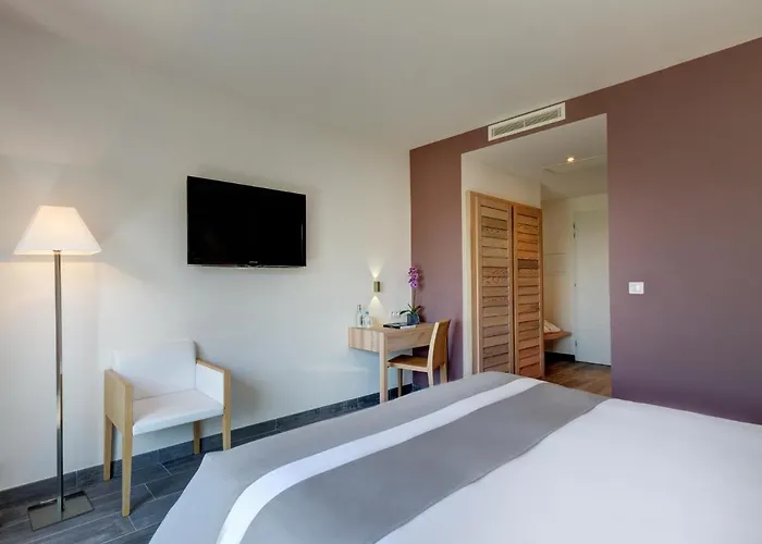 Hotell Carre Noir 4*